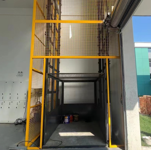 韶关导轨式升降机助力物流园破解运输难题